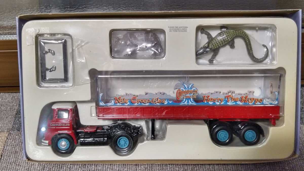 Amazon.co.jp: コーギー クラシック FODEN S21 トレーラー サーカス